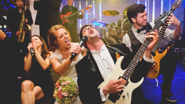 our houston wedding bands help couple have the best party of their lives
